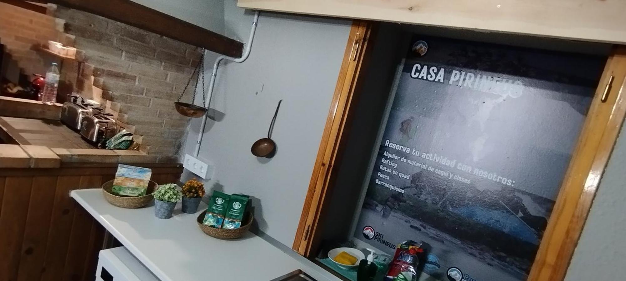 Hostal Casa Pirineus & Deportes De Aventura Baro  Ngoại thất bức ảnh